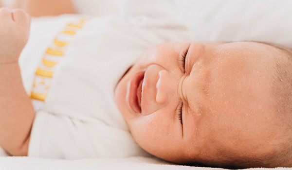 Blähungen beim Baby: Wenn der Bauch schmerzt - jetzt informieren!